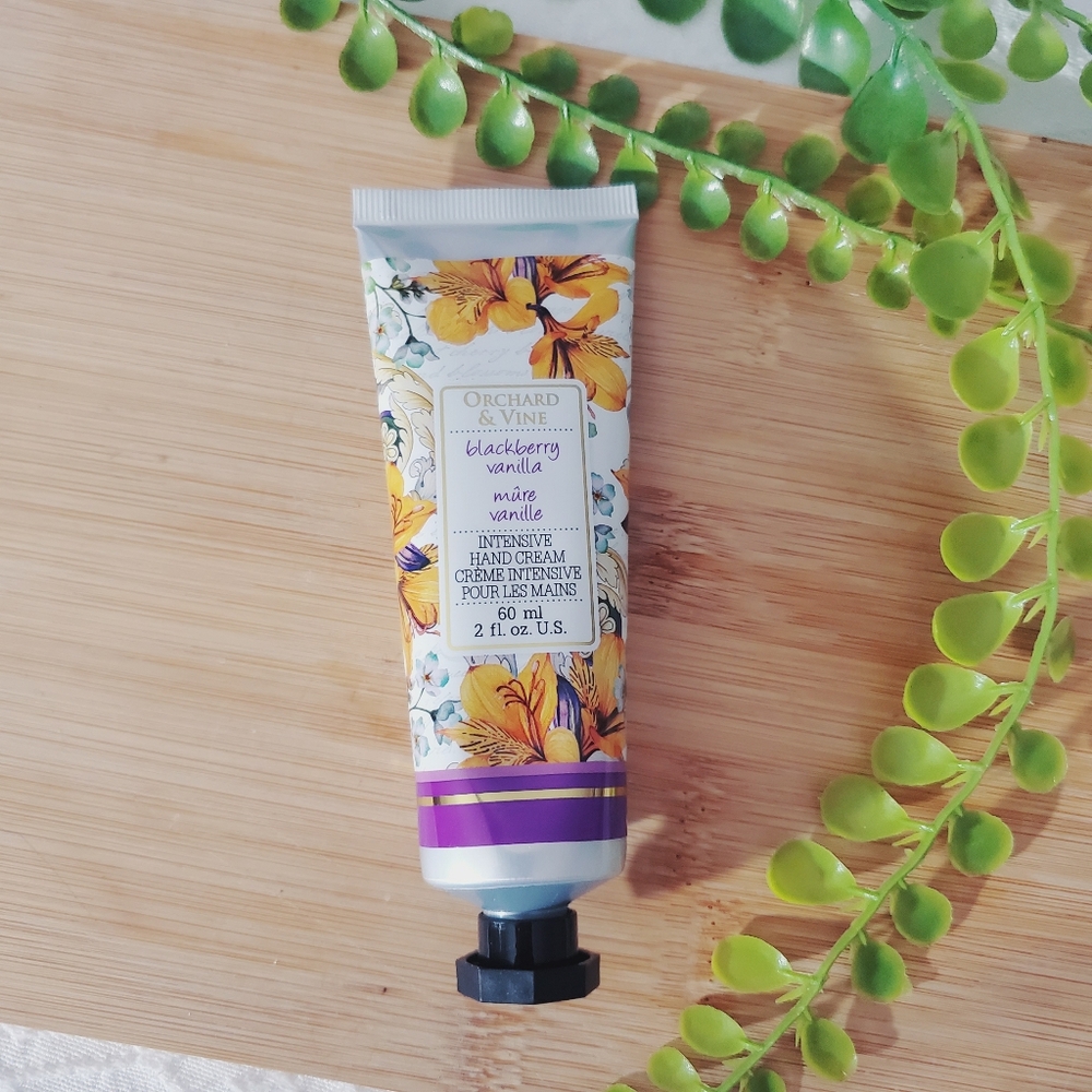 💚Free with Purchase- New Orchard & Vine Intensive Blackberry Vanilla Hand Cream